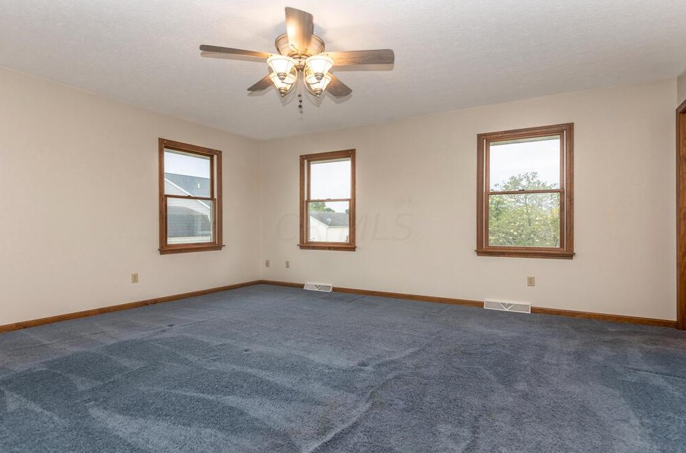 2251 Carper St, Lancaster OH 43130-1285 exterior