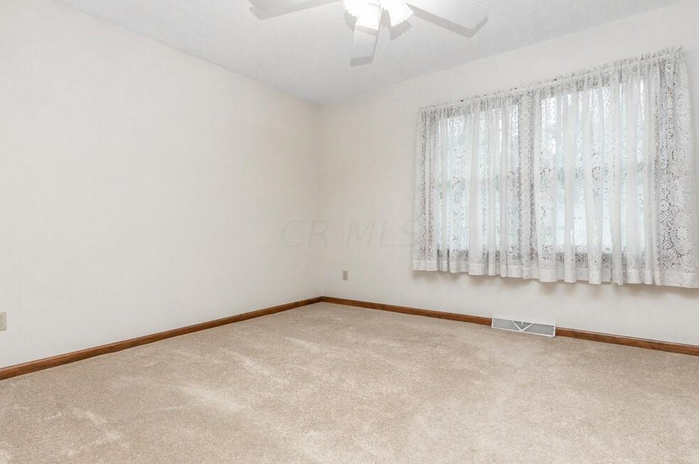 2251 Carper St, Lancaster OH 43130-1285 exterior