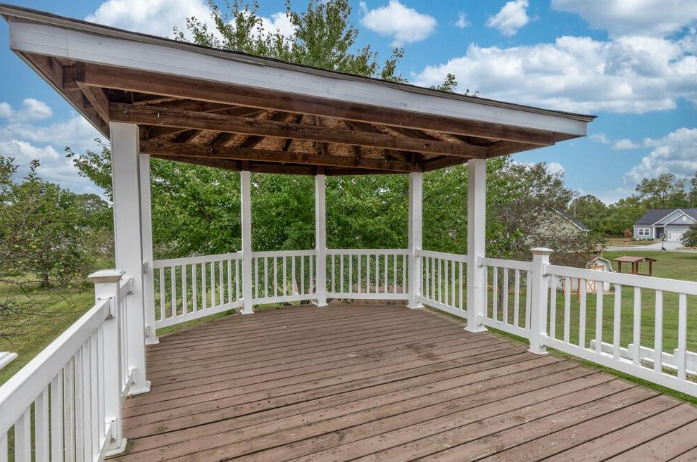 2251 Carper St, Lancaster OH 43130-1285 exterior