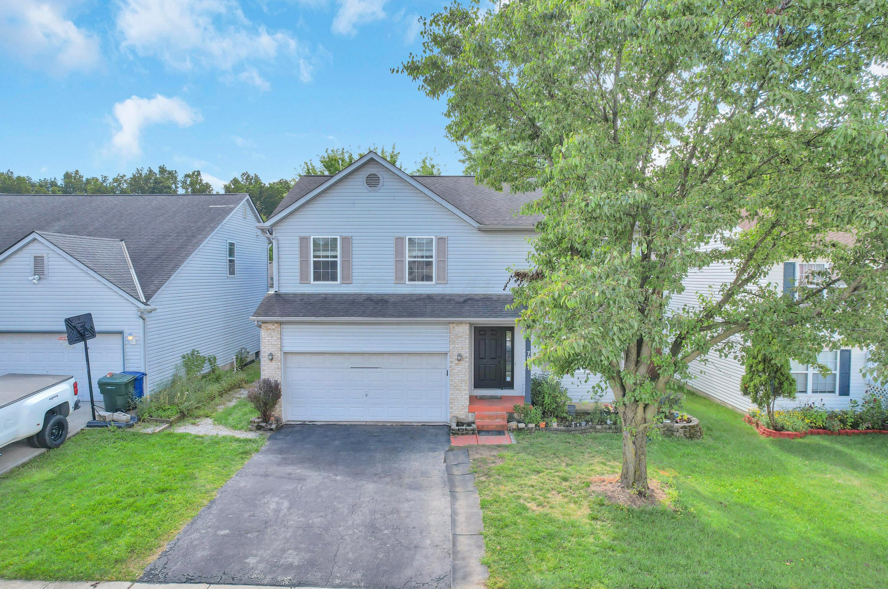 7871 Grandlin Park Ct, Blacklick, OH 43004
