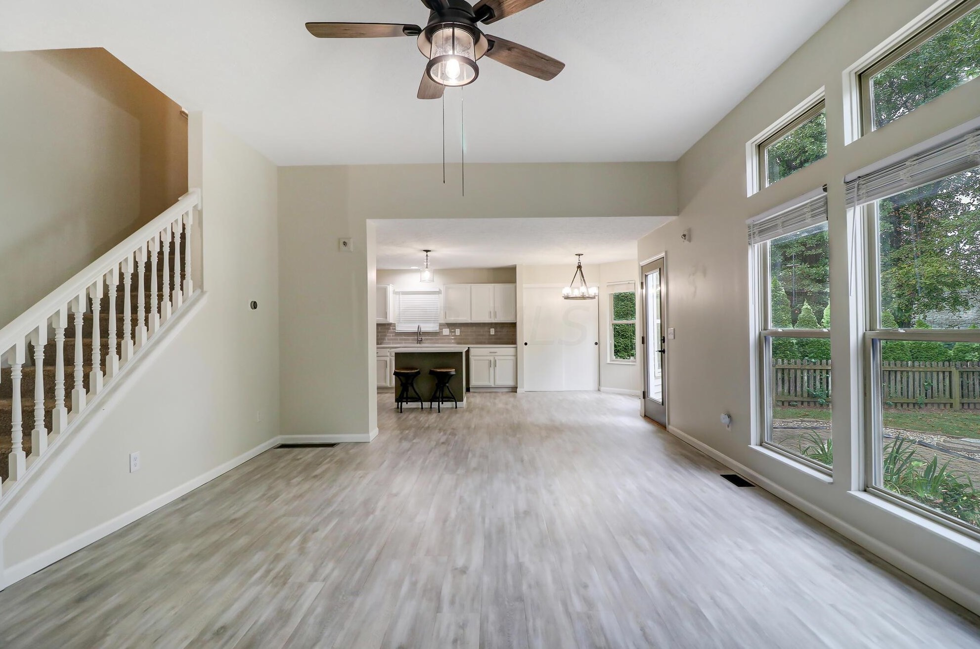 3191 Berkley Pointe Dr, Columbus OH 43230-4880 exterior