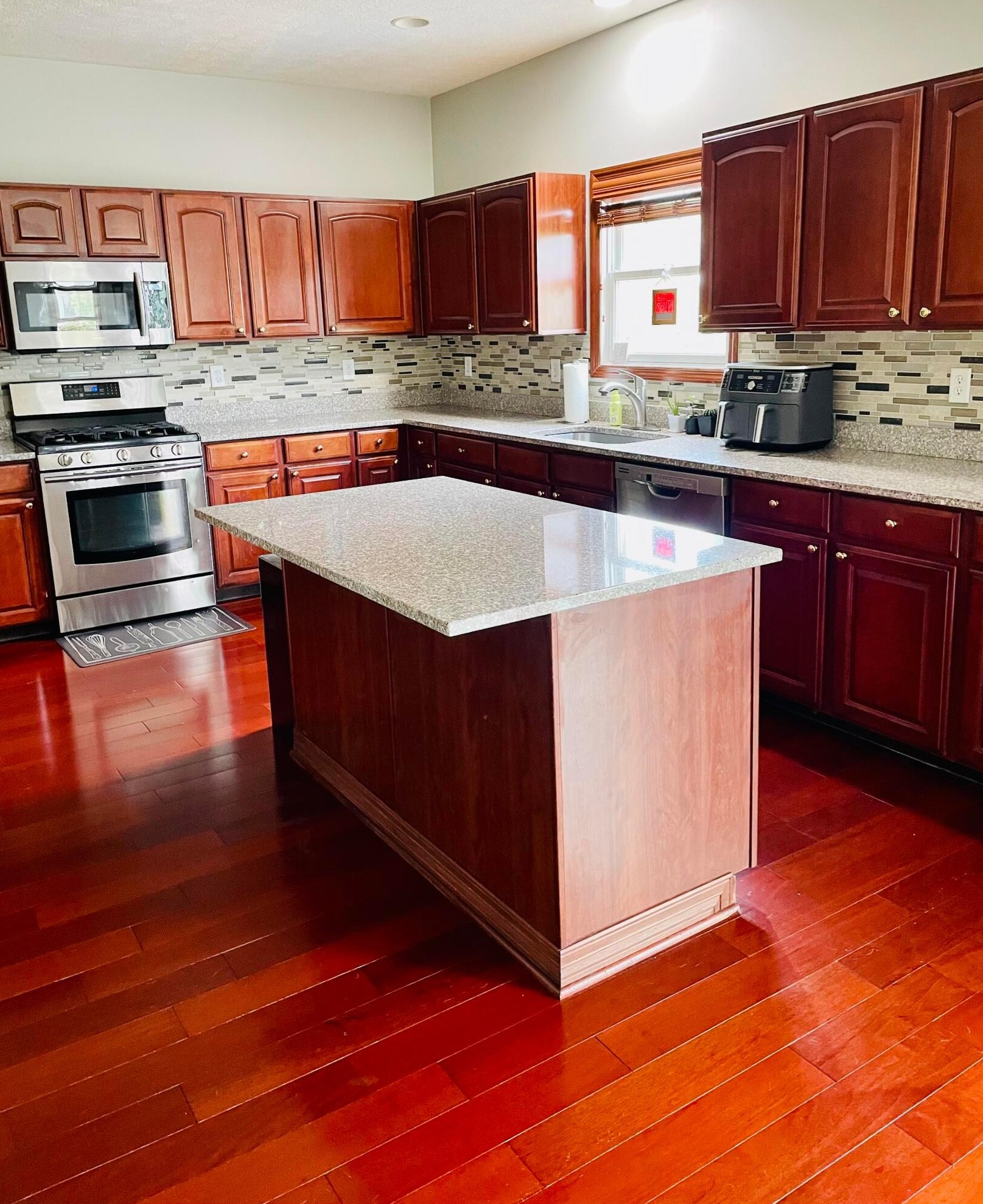 5968 Pondview Ct, Hilliard, OH 43026