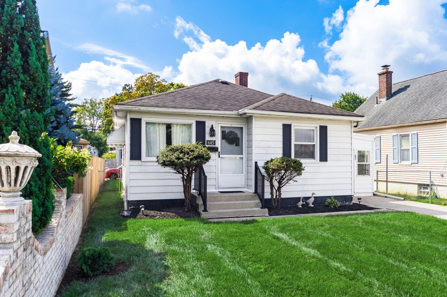 645 Morse Rd, Columbus, OH 43214-1836