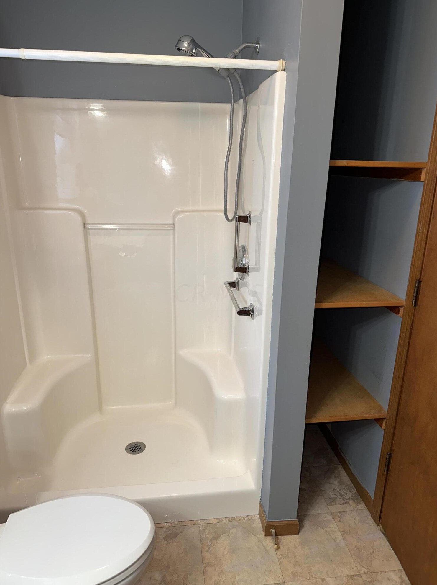 500 Murray Hl Rd, Columbus OH 43228-4912 exterior