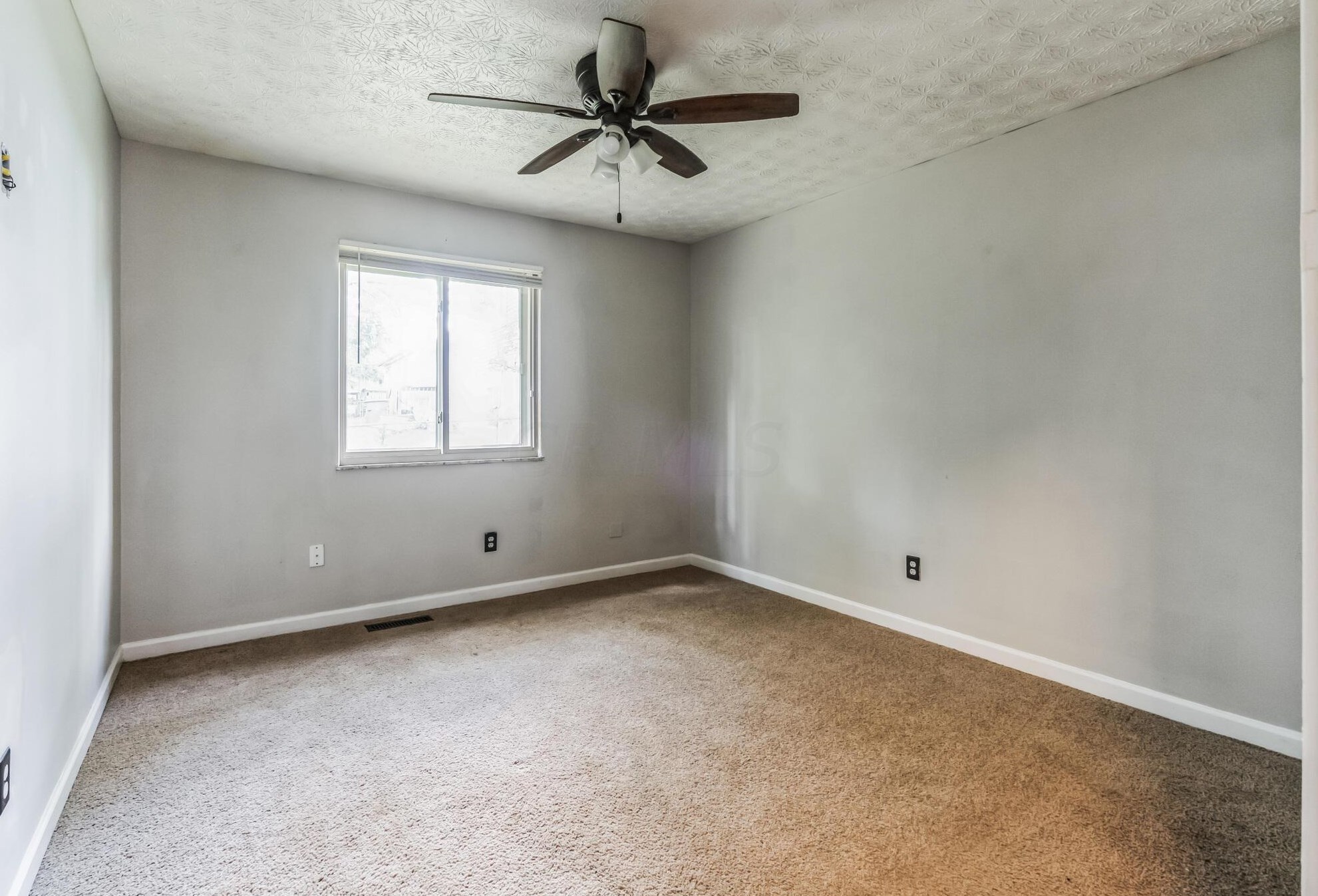 2495 Jeri Ave, Columbus OH  43219-1338 exterior