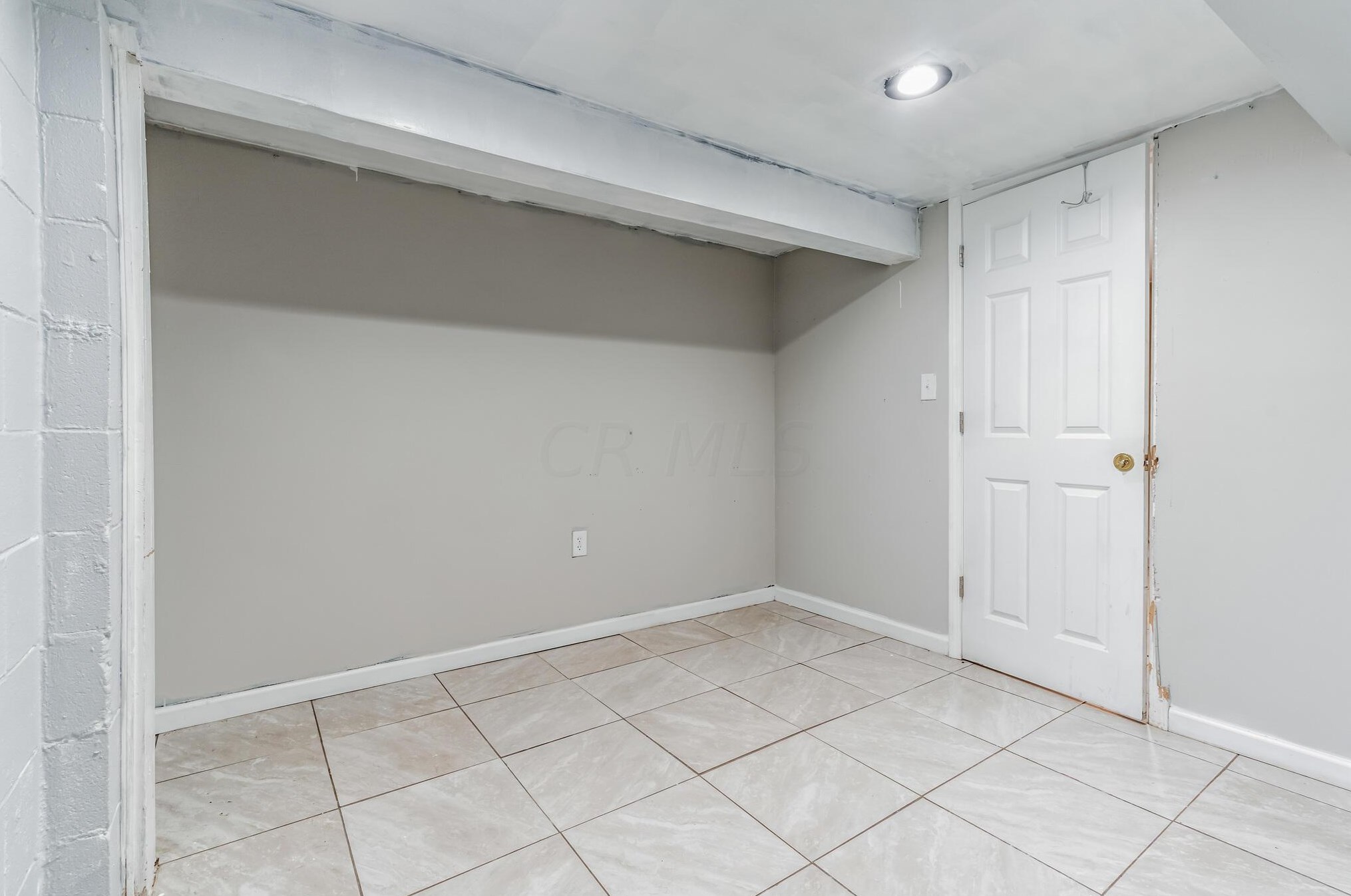 2495 Jeri Ave, Columbus OH  43219-1338 exterior