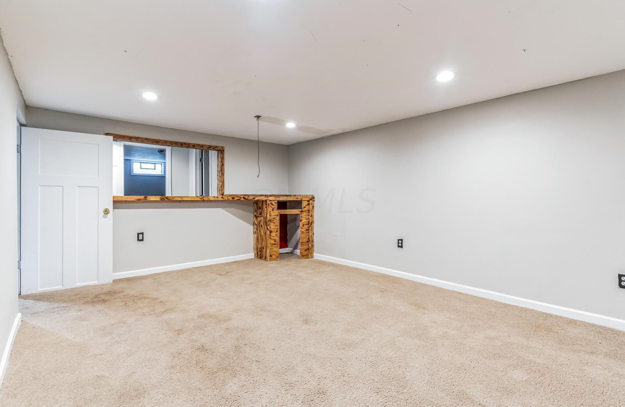 2495 Jeri Ave, Columbus OH  43219-1338 exterior