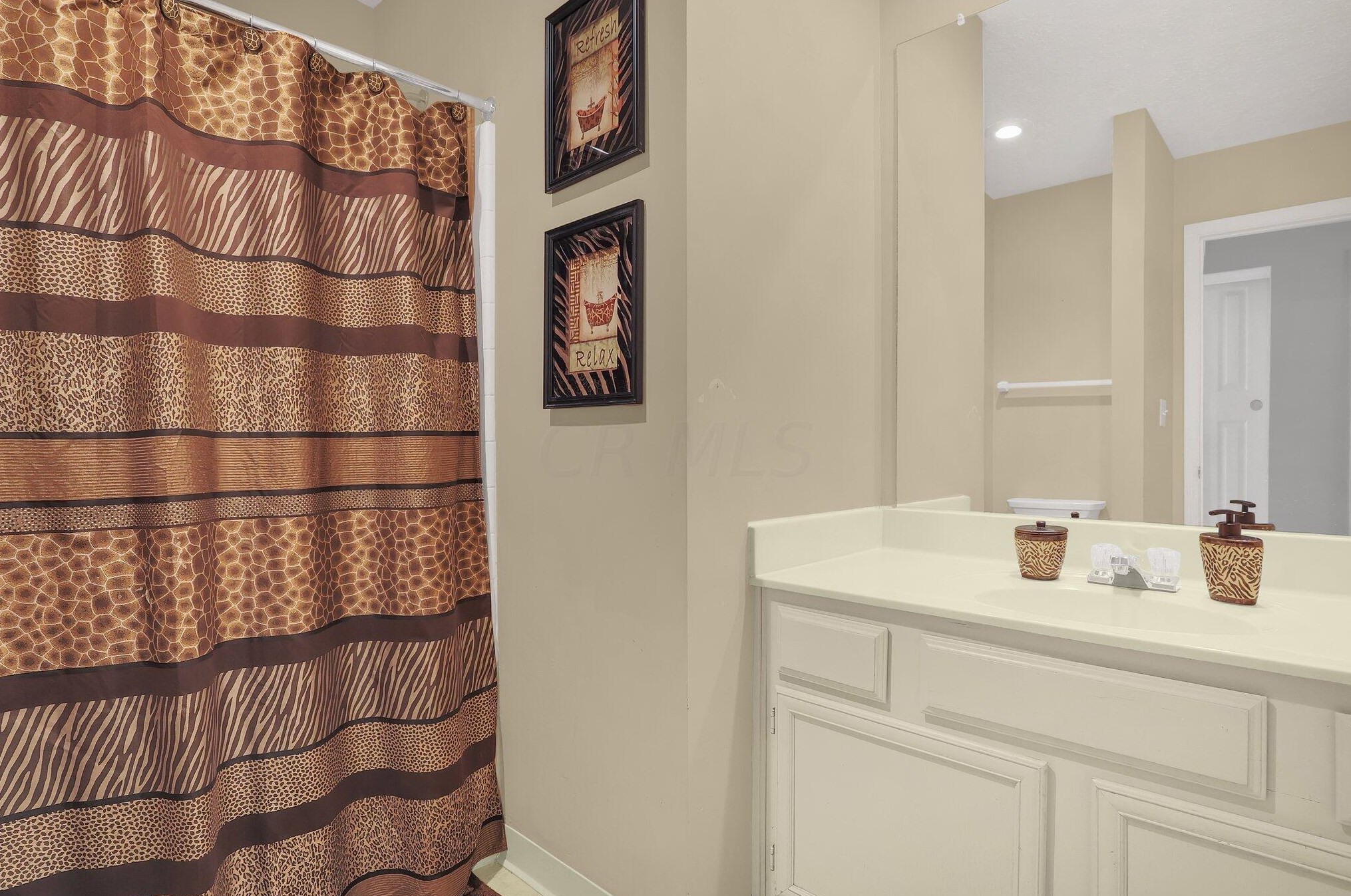 3477 Fishinger Mill Dr, Hilliard OH 43026-9310 exterior