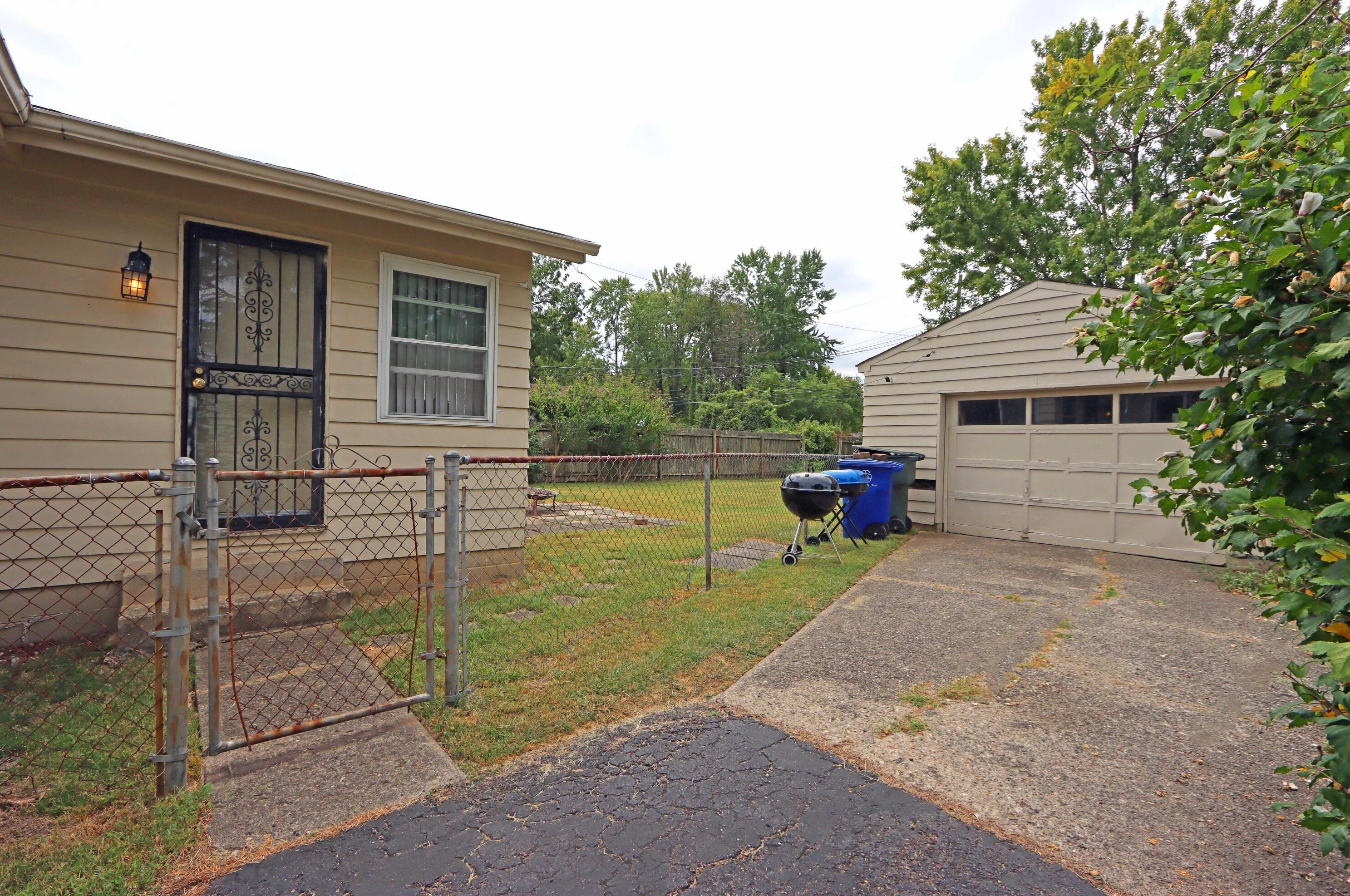 1521 Cunard Rd, Columbus OH 43227-3277 exterior