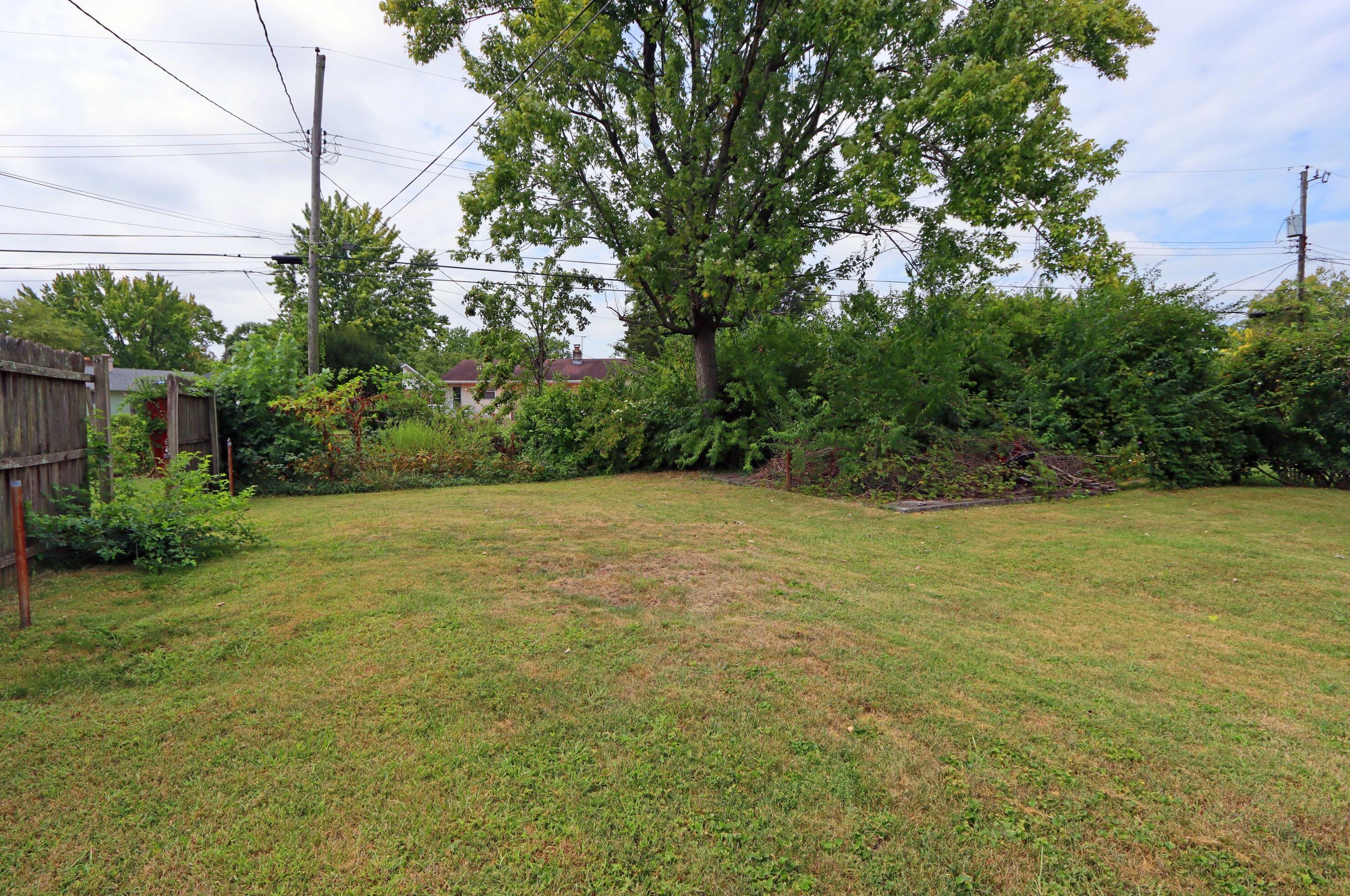 1521 Cunard Rd, Columbus OH 43227-3277 exterior