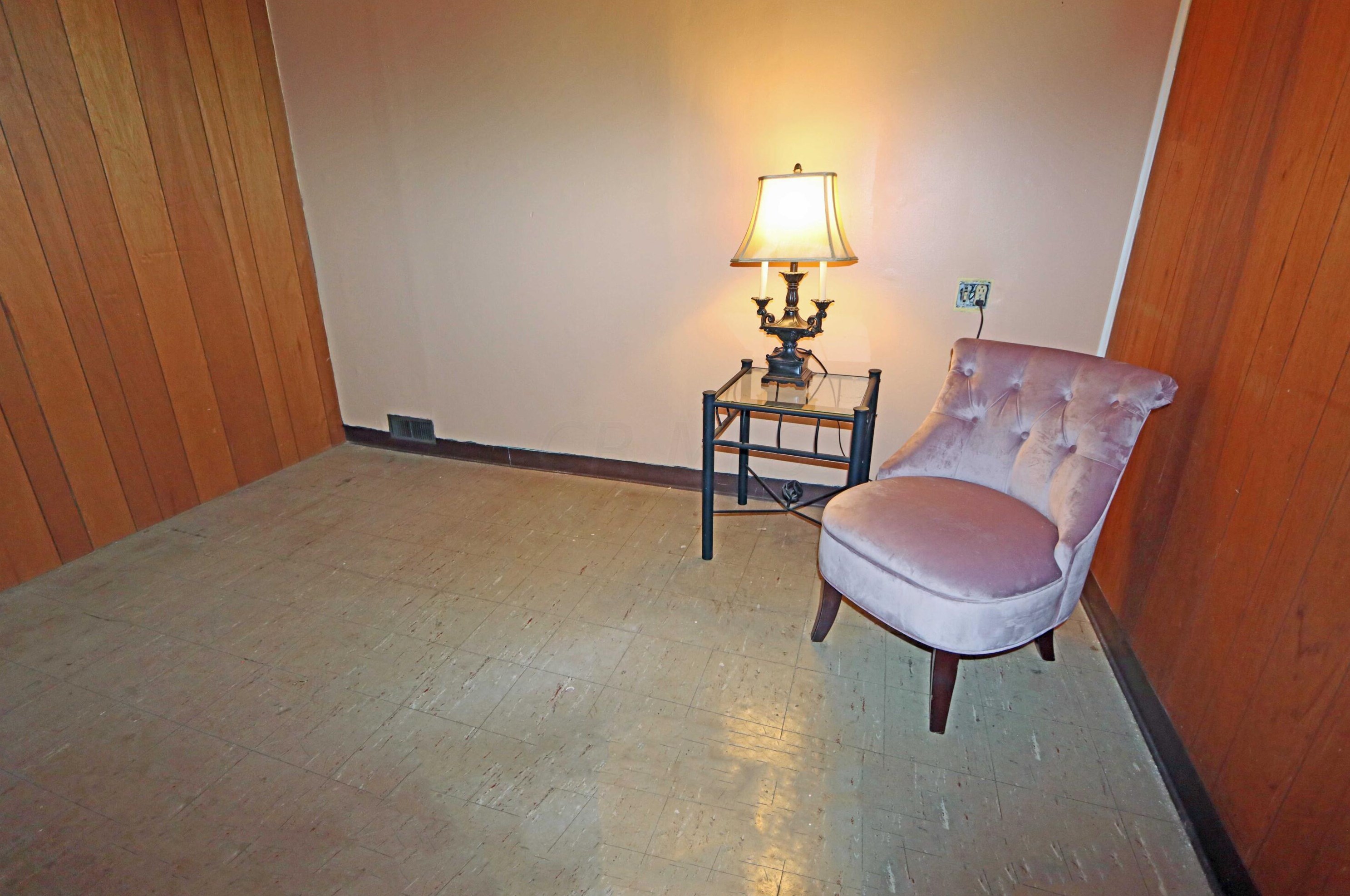 1521 Cunard Rd, Columbus OH 43227-3277 exterior