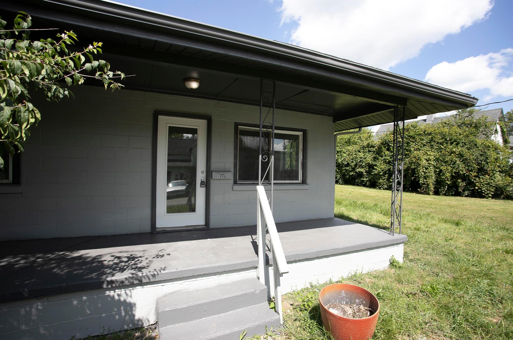 496 Glendower Ave, Columbus, OH 43207-3138