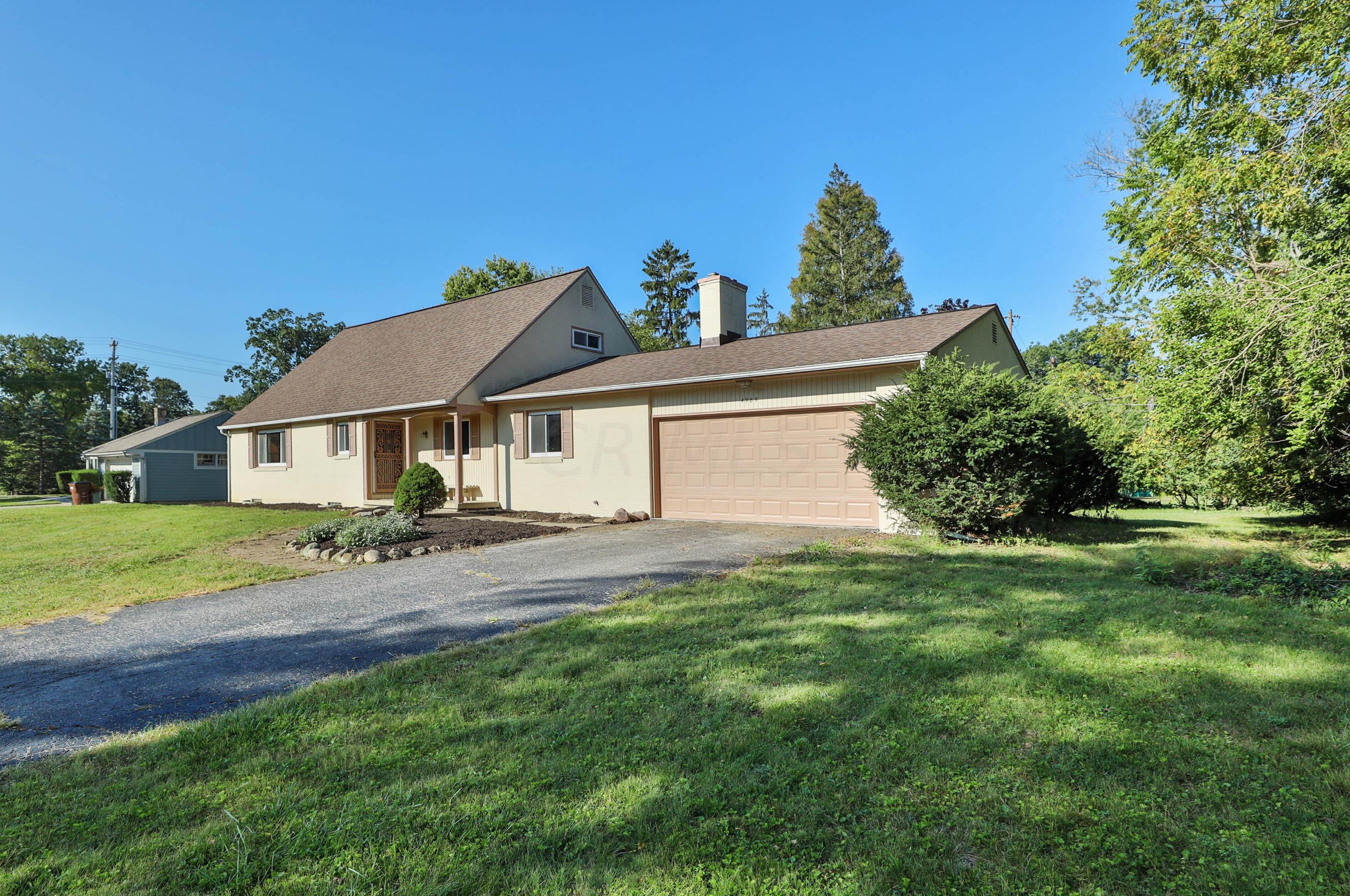 4985 Charlbury Dr, Columbus, OH 43220-2261