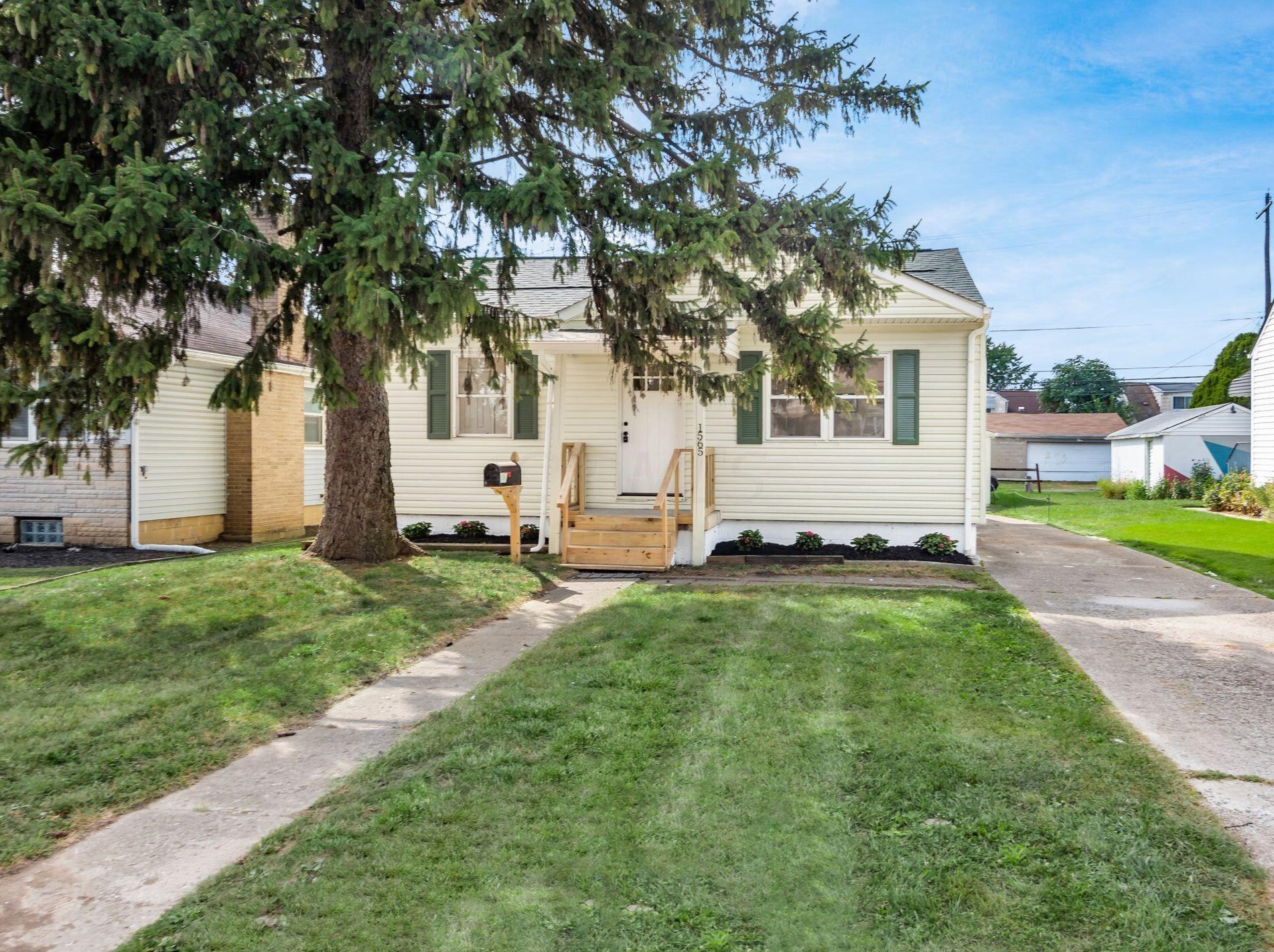 1565 Oakwood Ave, Columbus, OH 43207-1339