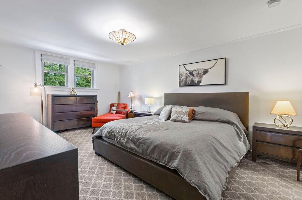 2561 Bryden Rd, Columbus OH 43205-1729 exterior