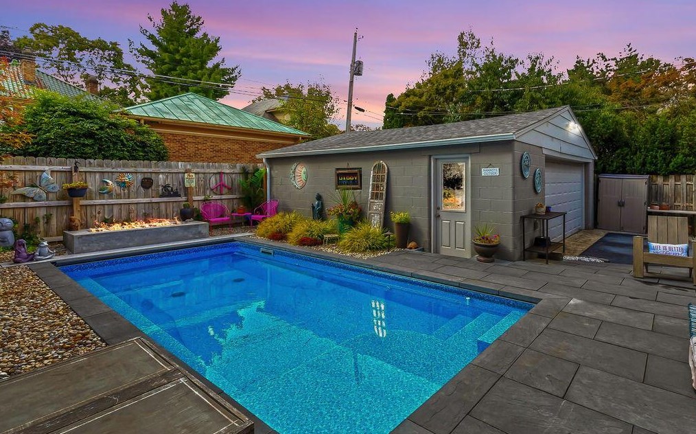 2561 Bryden Rd, Columbus OH 43205-1729 exterior