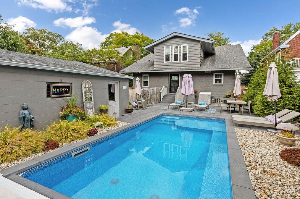 2561 Bryden Rd, Columbus OH 43205-1729 exterior