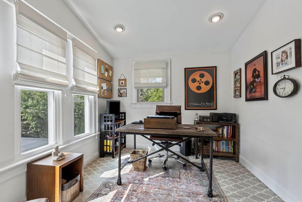 2561 Bryden Rd, Columbus OH 43205-1729 exterior