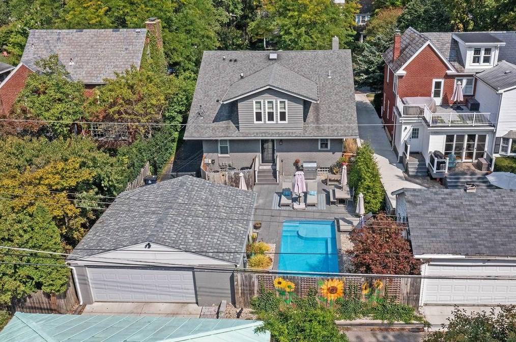 2561 Bryden Rd, Columbus OH 43205-1729 exterior