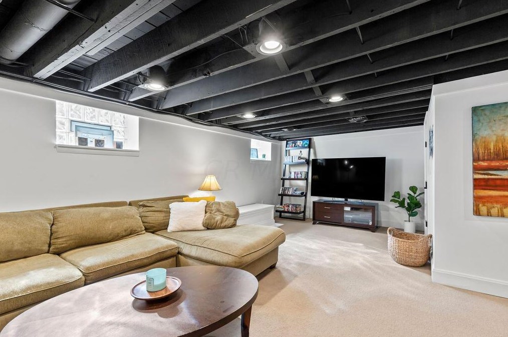 2561 Bryden Rd, Columbus OH 43205-1729 exterior