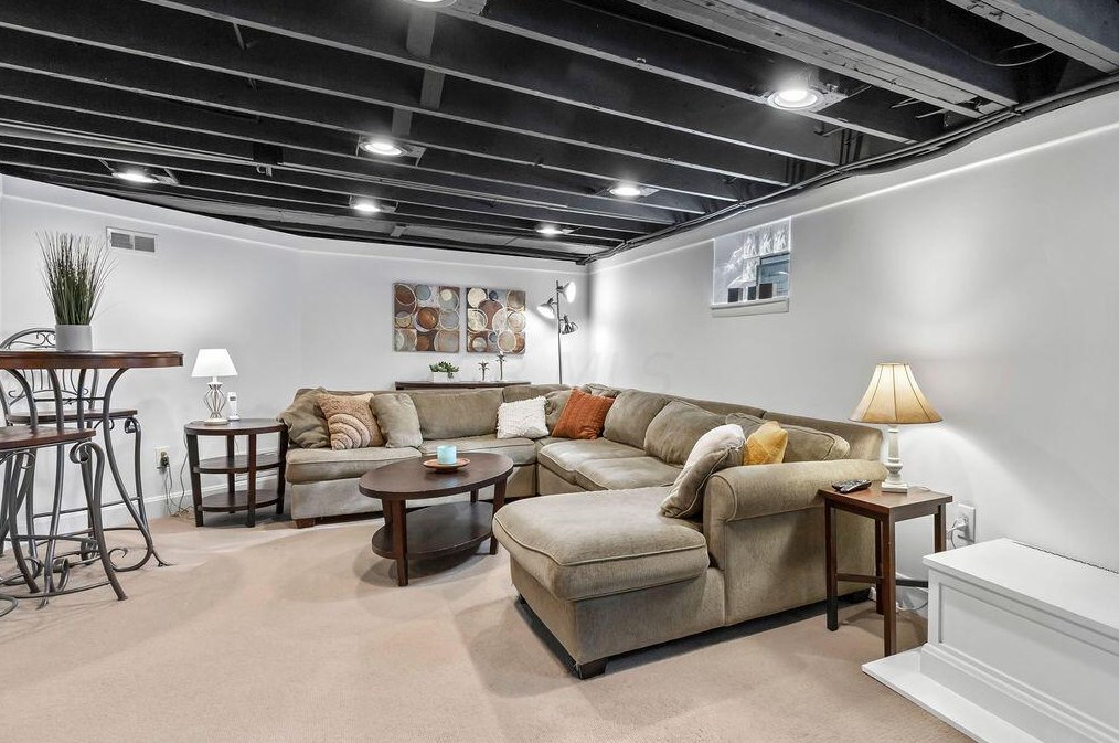 2561 Bryden Rd, Columbus OH 43205-1729 exterior