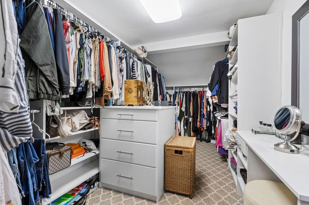 2561 Bryden Rd, Columbus OH 43205-1729 exterior