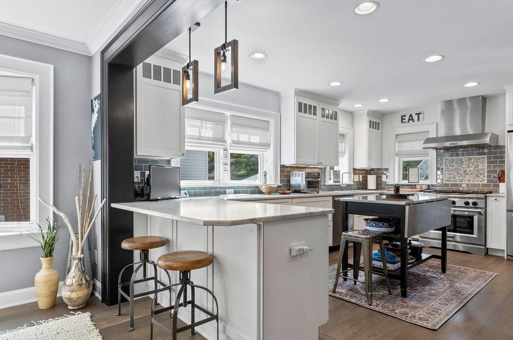 2561 Bryden Rd, Columbus OH 43205-1729 exterior