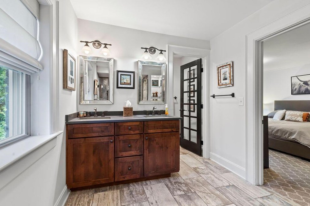 2561 Bryden Rd, Columbus OH 43205-1729 exterior