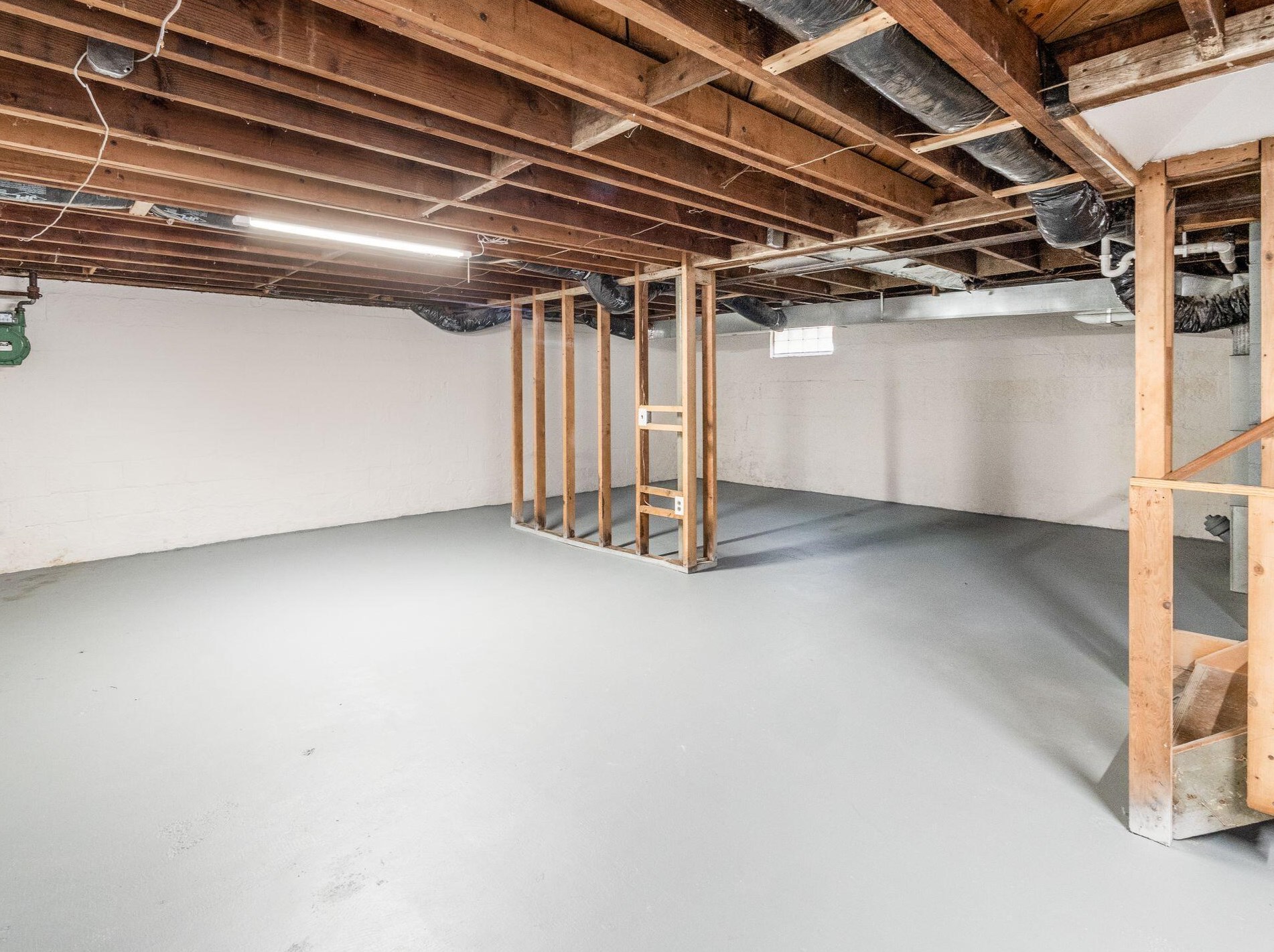 1046 Forest Dr, Columbus OH  43223-2812 exterior