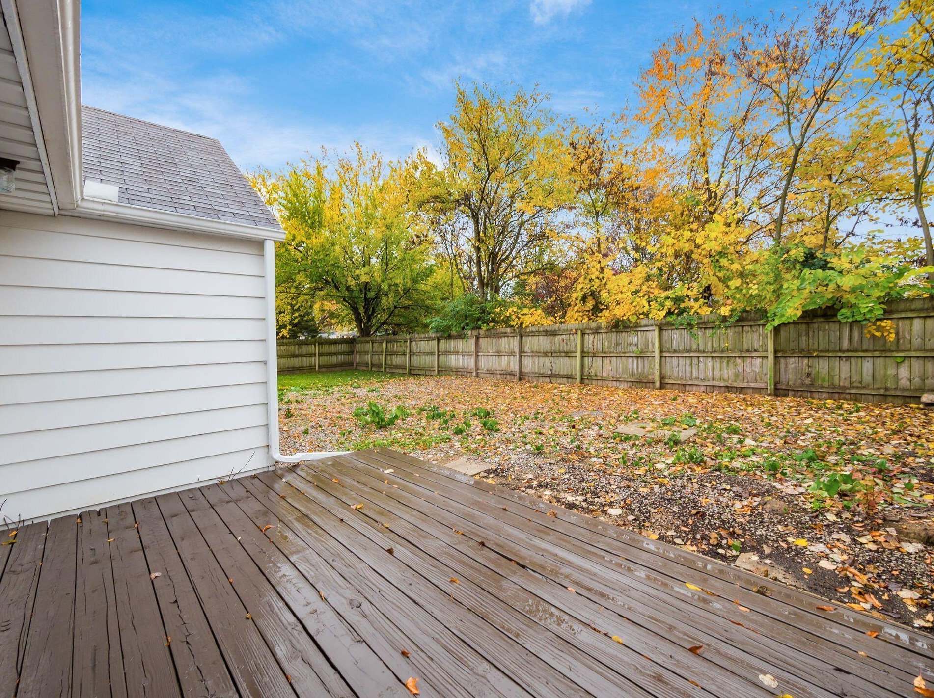 1046 Forest Dr, Columbus OH  43223-2812 exterior