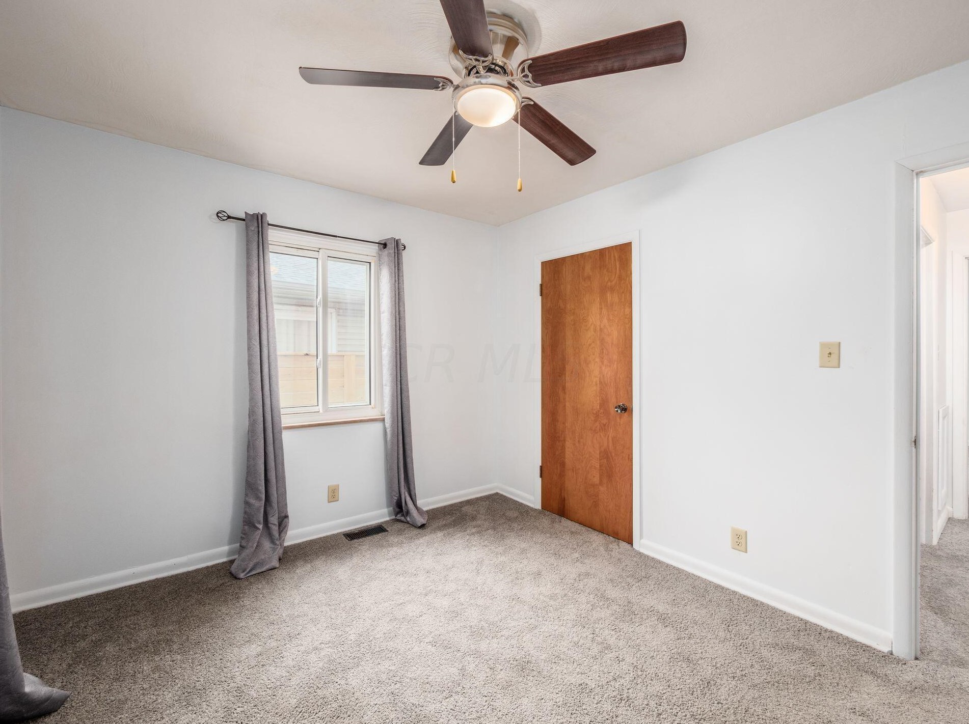 1046 Forest Dr, Columbus OH  43223-2812 exterior