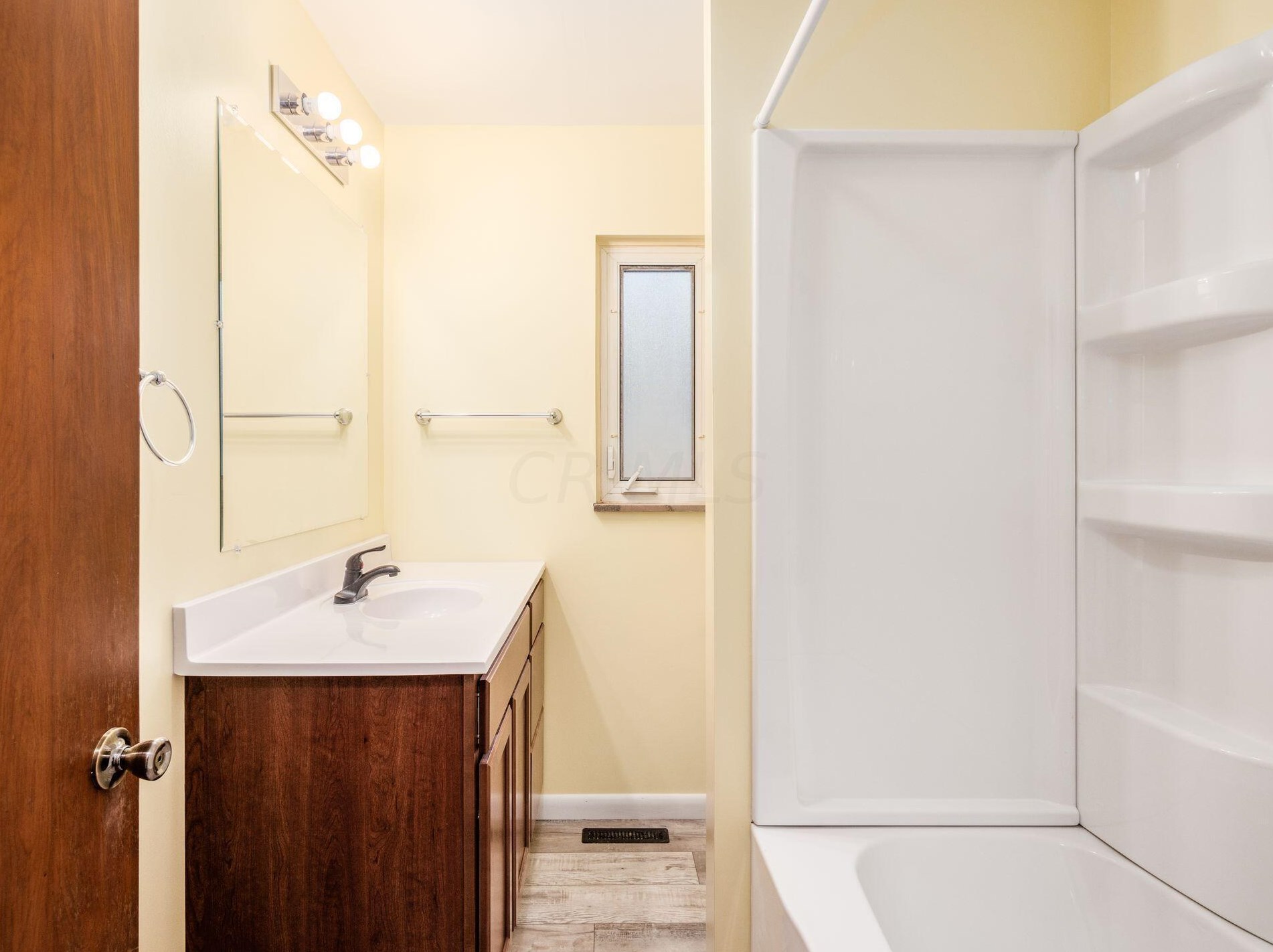 1046 Forest Dr, Columbus OH  43223-2812 exterior