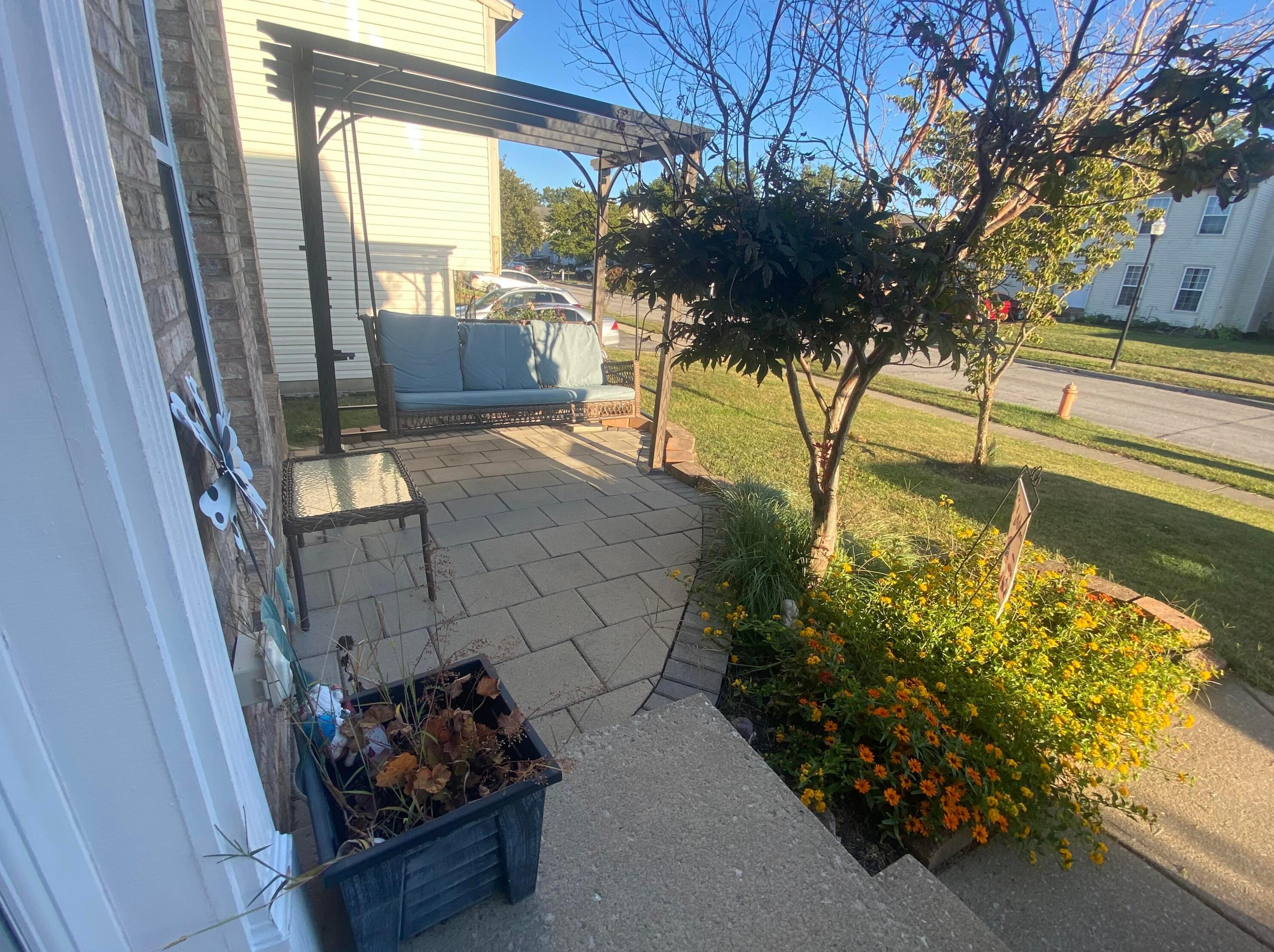 900 Radbourne Dr, Columbus, OH 43207-7232