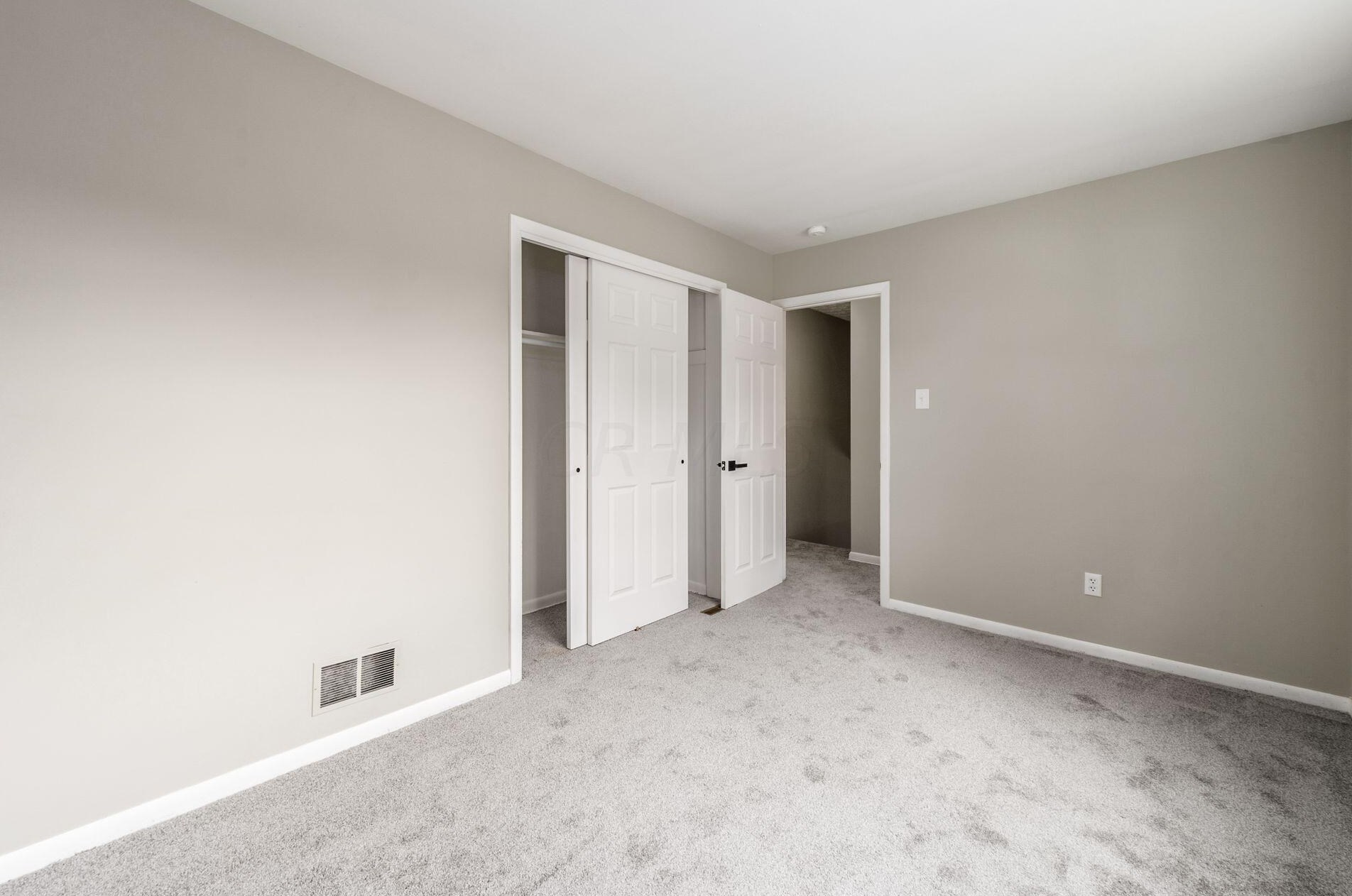 4818 Calvin Dr, Columbus OH 43227-2130 exterior