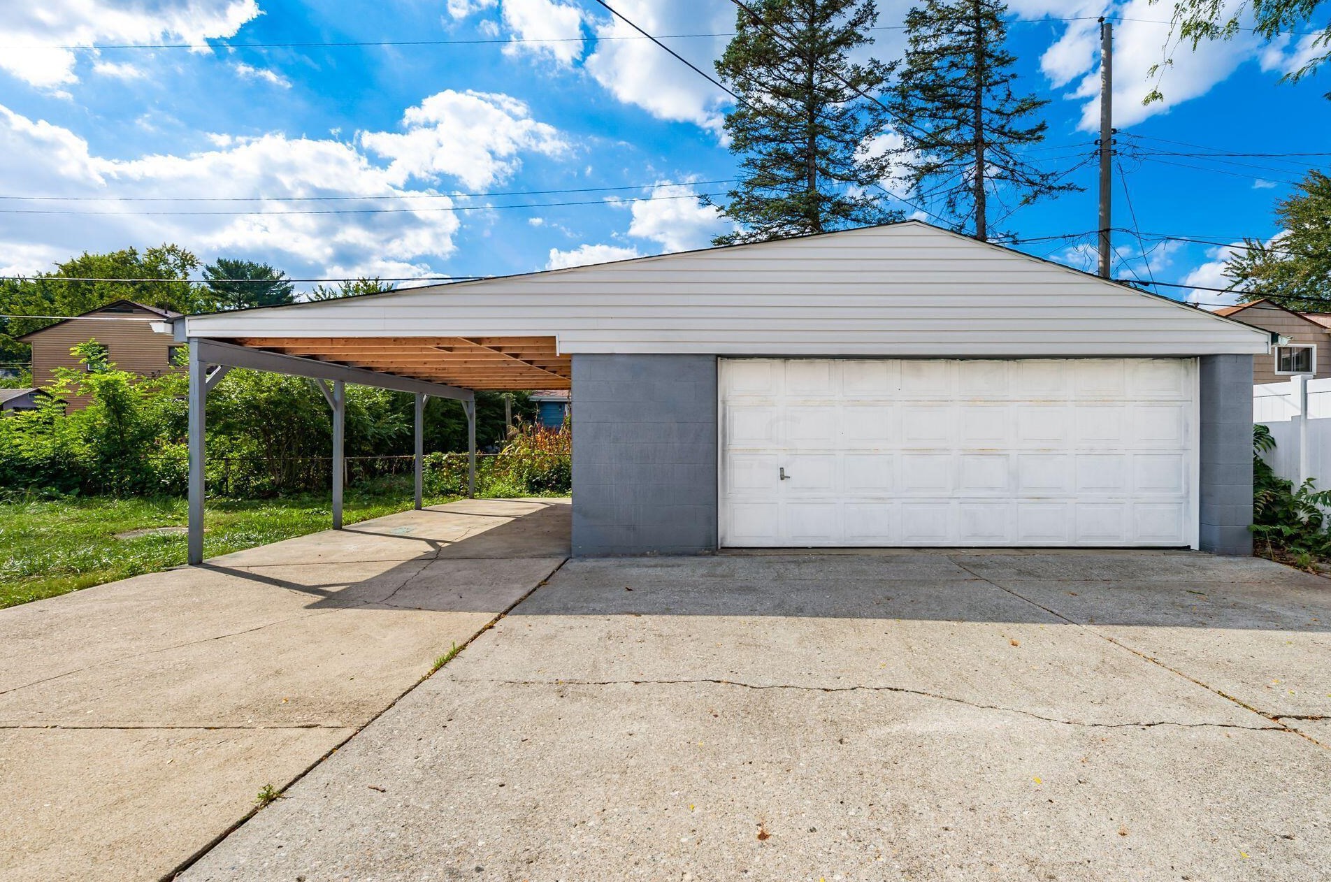 4818 Calvin Dr, Columbus OH 43227-2130 exterior