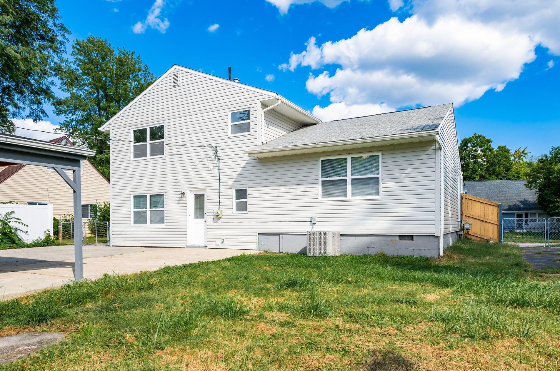 4818 Calvin Dr, Columbus OH 43227-2130 exterior