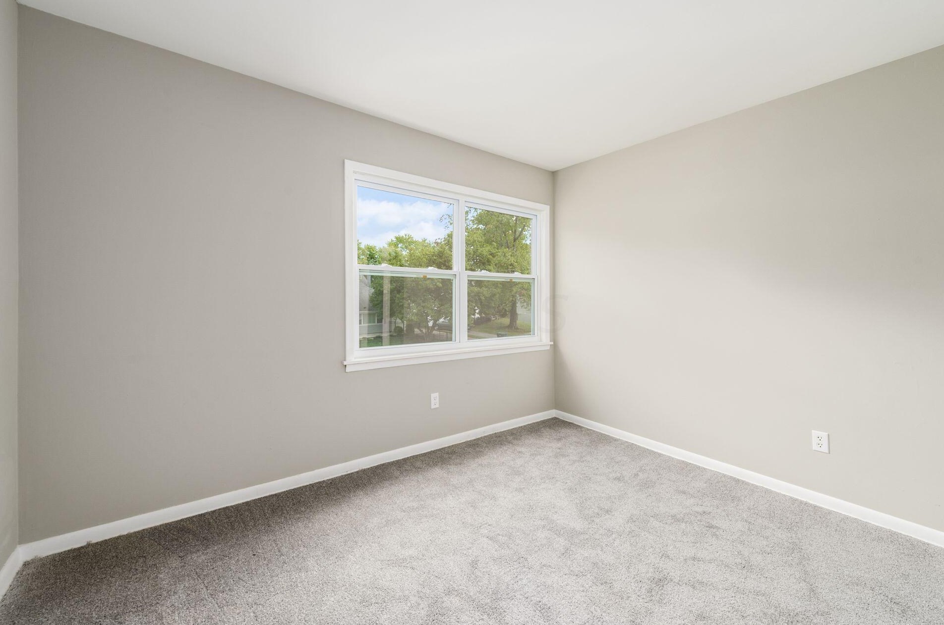 4818 Calvin Dr, Columbus OH 43227-2130 exterior