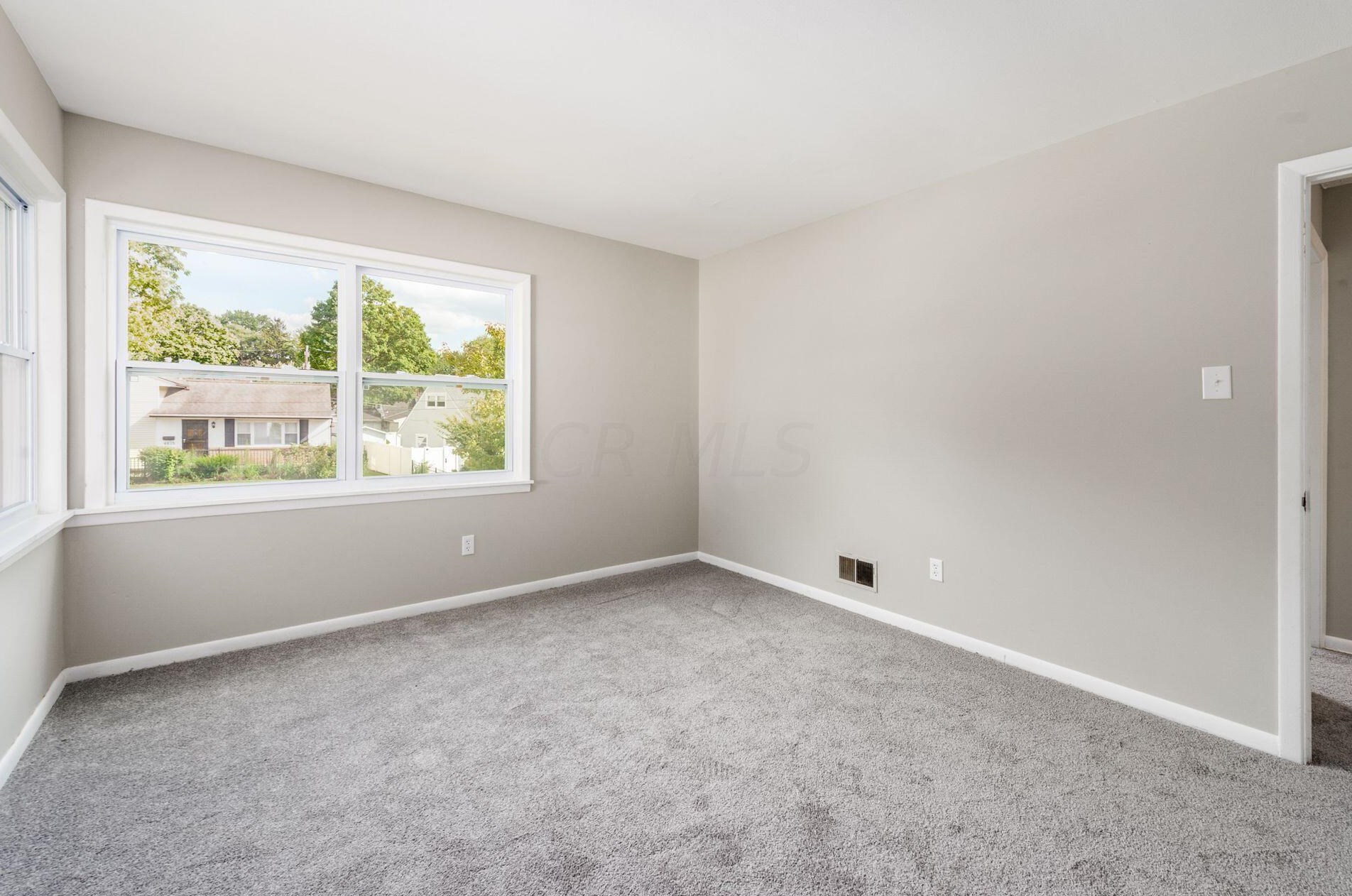 4818 Calvin Dr, Columbus OH 43227-2130 exterior