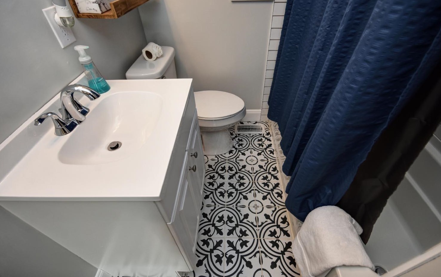 1614 6 St, Columbus OH 43207-1104 exterior