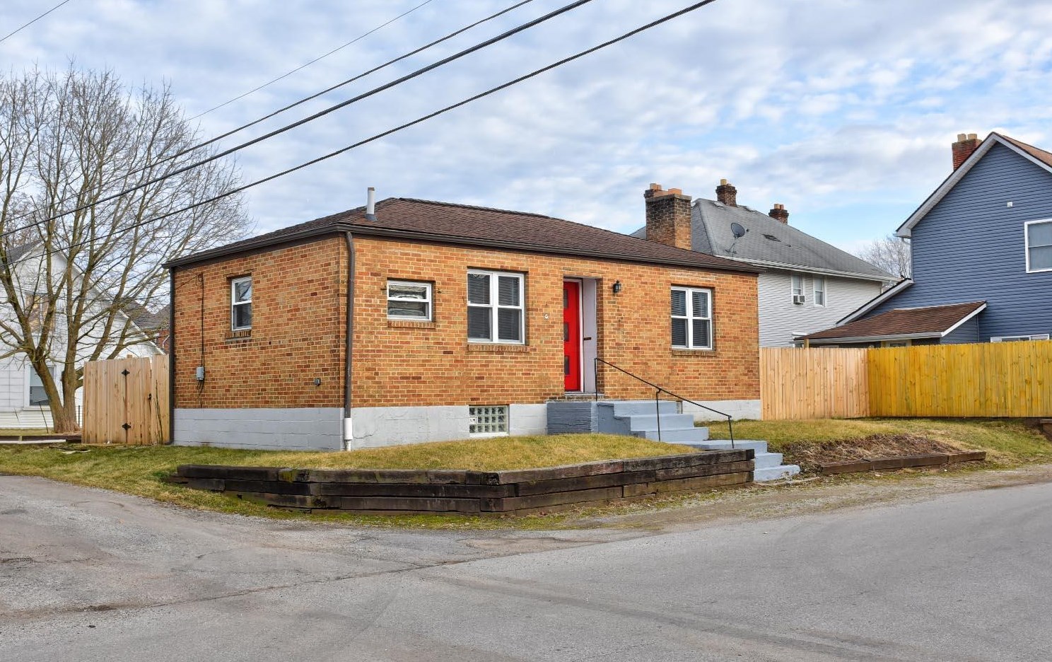 1614 6th St, Columbus, OH 43207-1185