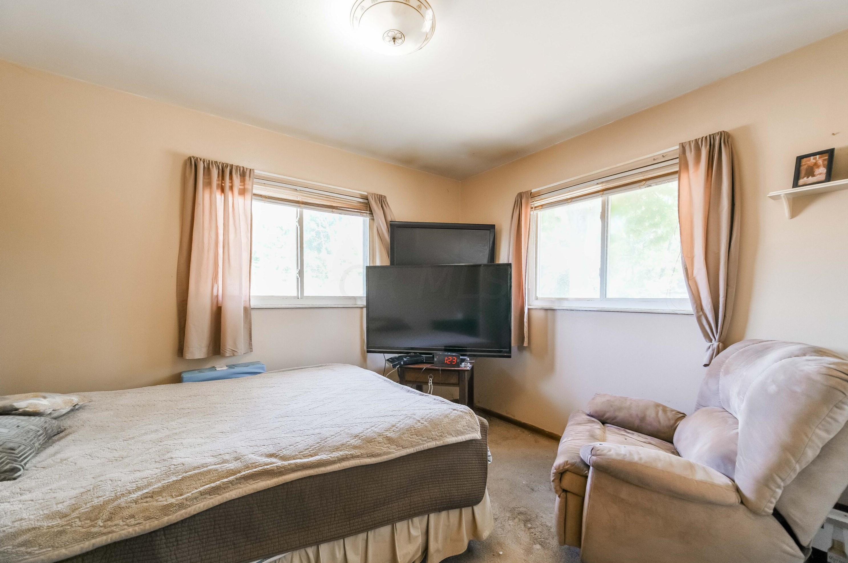 5139 Kingshill Dr, Columbus OH 43229-5509 exterior