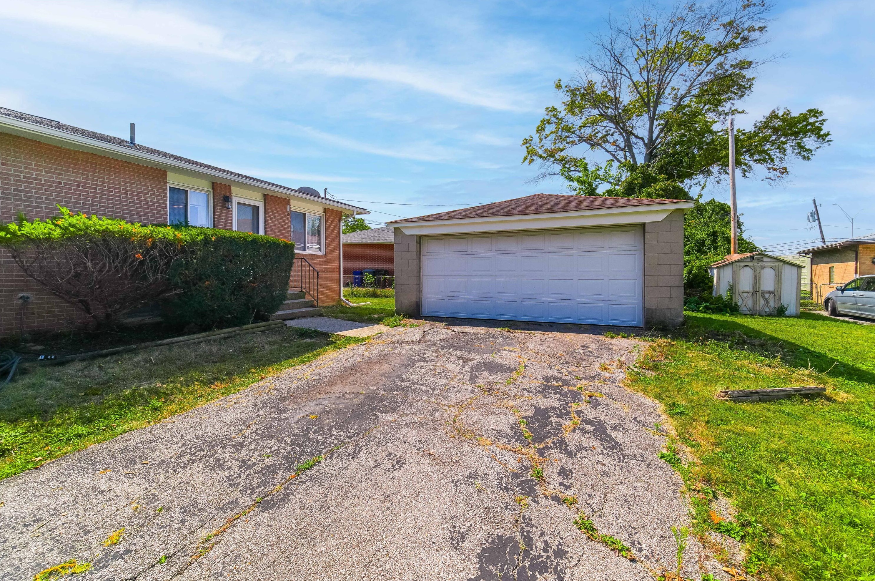 5139 Kingshill Dr, Columbus OH 43229-5509 exterior