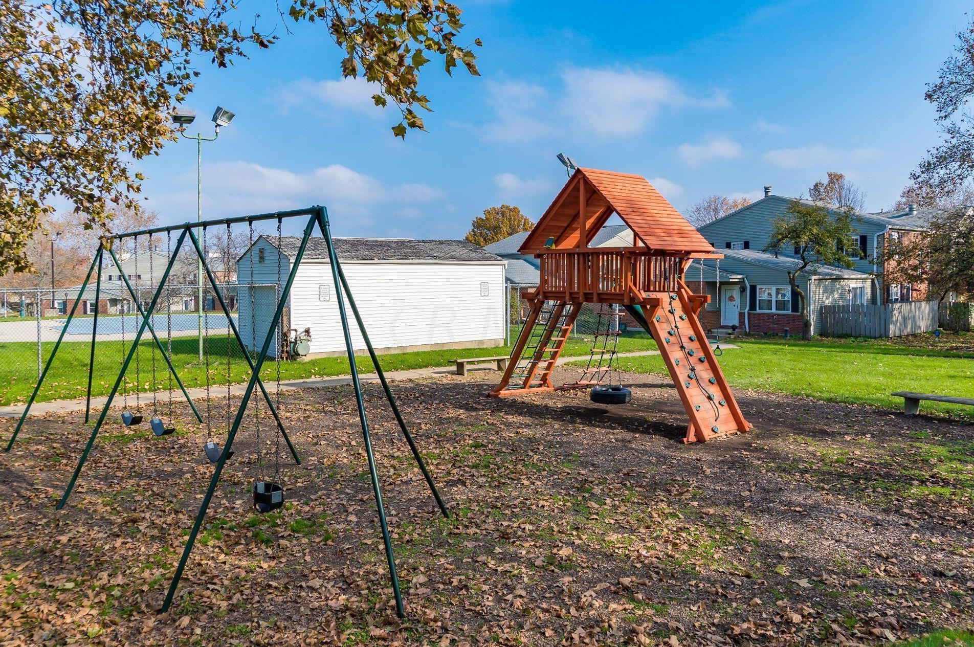 6320 New London Dr, Columbus OH exterior