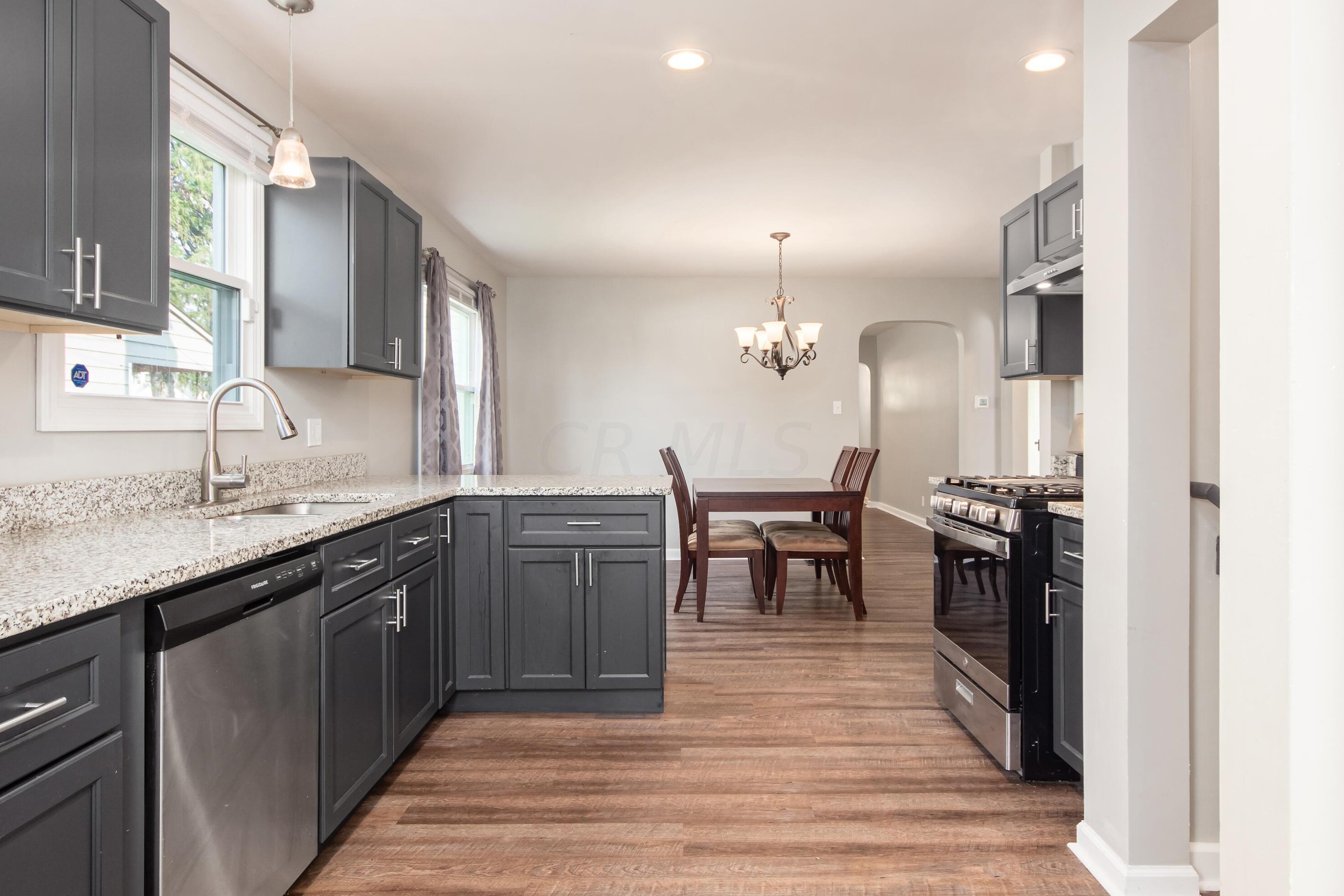 1811 Bide A Wee Park Ave, Columbus OH  43205-3040 exterior