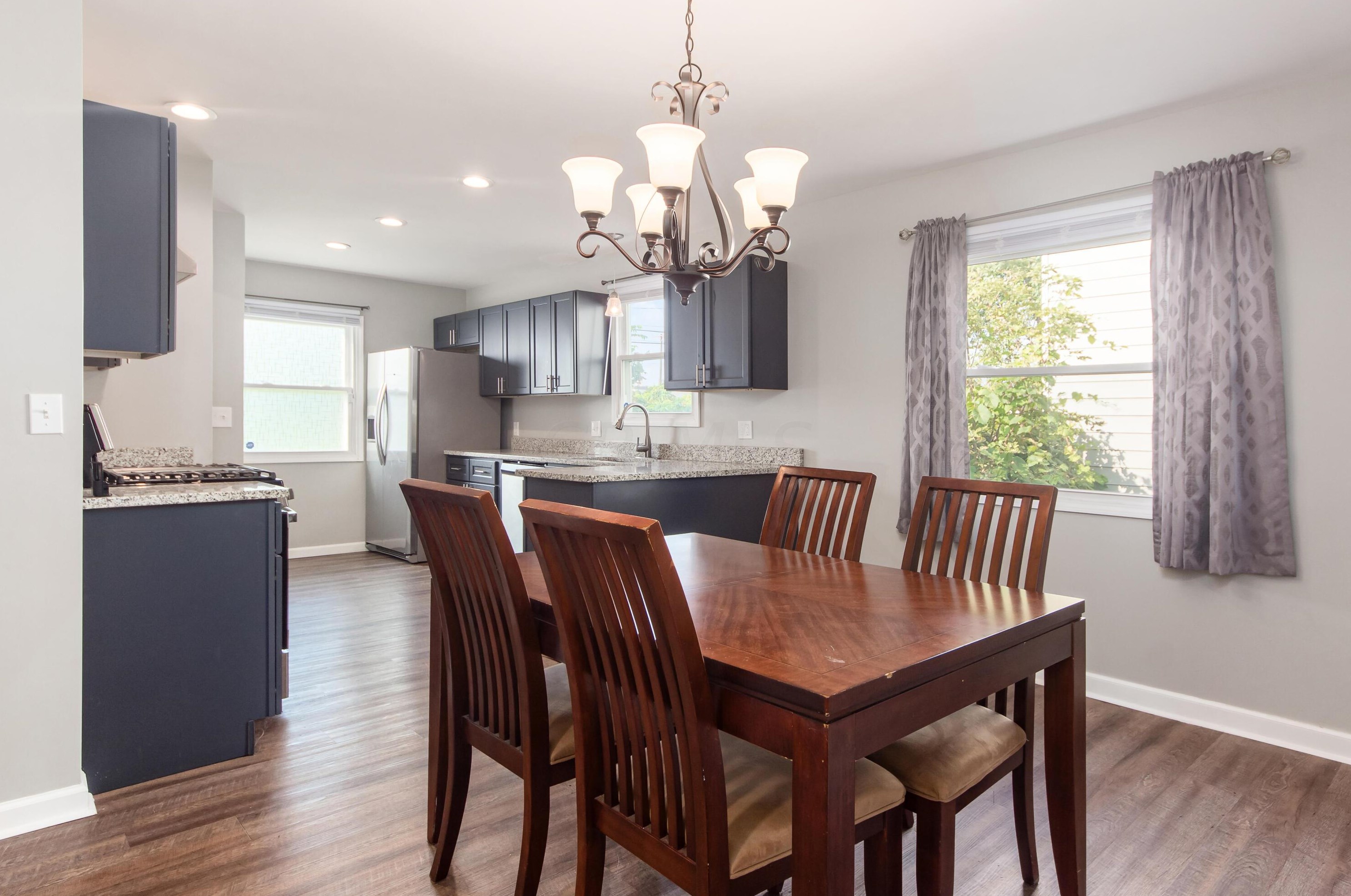 1811 Bide A Wee Park Ave, Columbus OH  43205-3040 exterior