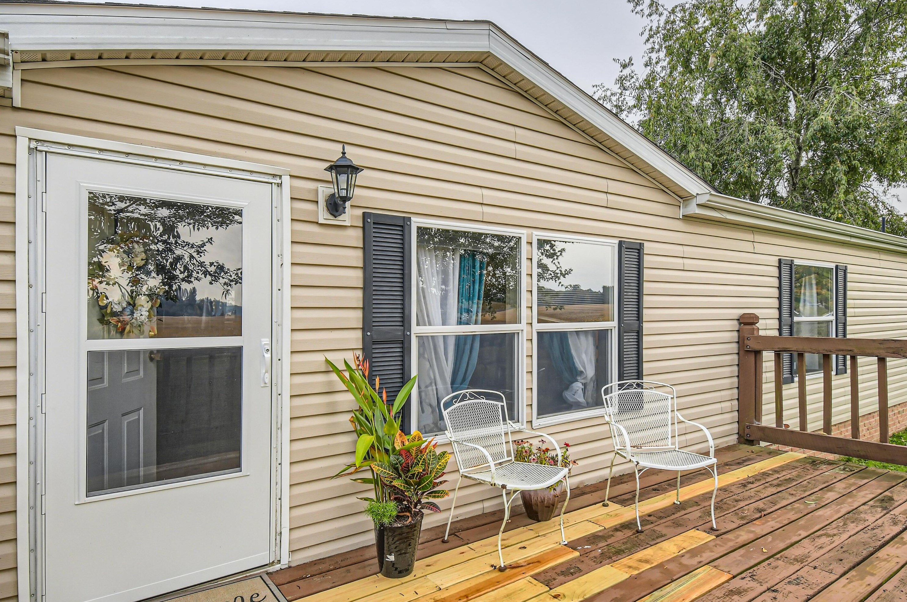 13982 Lucerne Rd, Fredricktwn, OH 43019