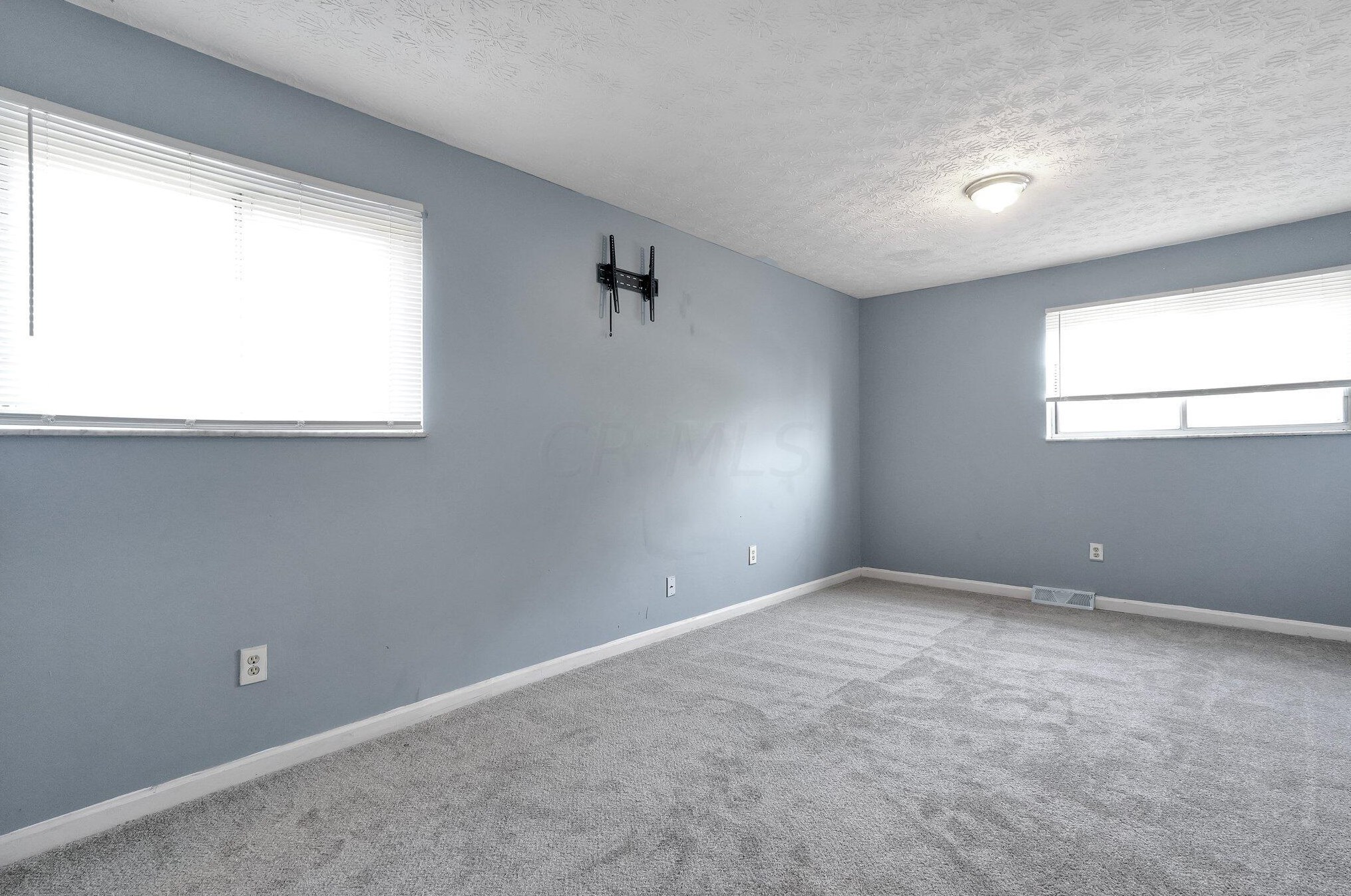 1649 Nestling Dr, Columbus, OH 43229