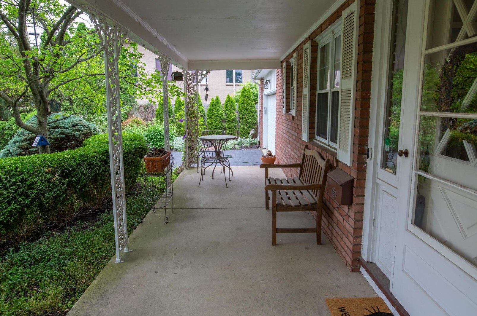 1616 Trentwood Rd, Columbus OH  43221-2256 exterior