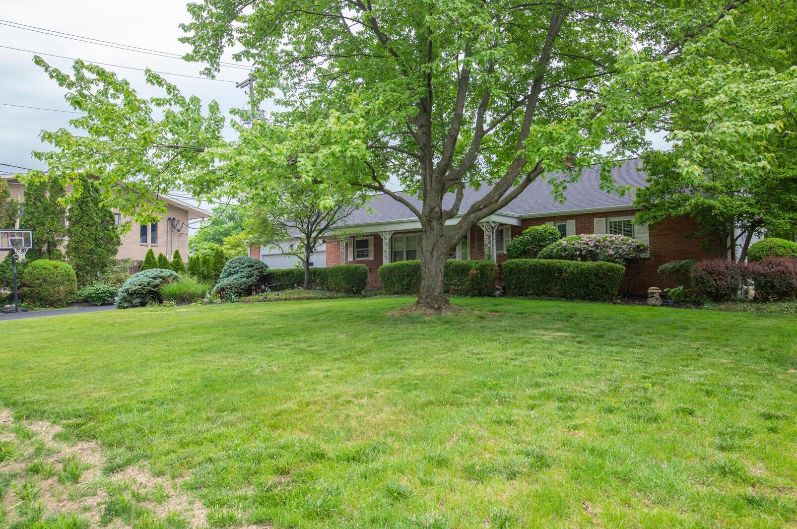 1616 Trentwood Rd, Columbus OH  43221-2256 exterior