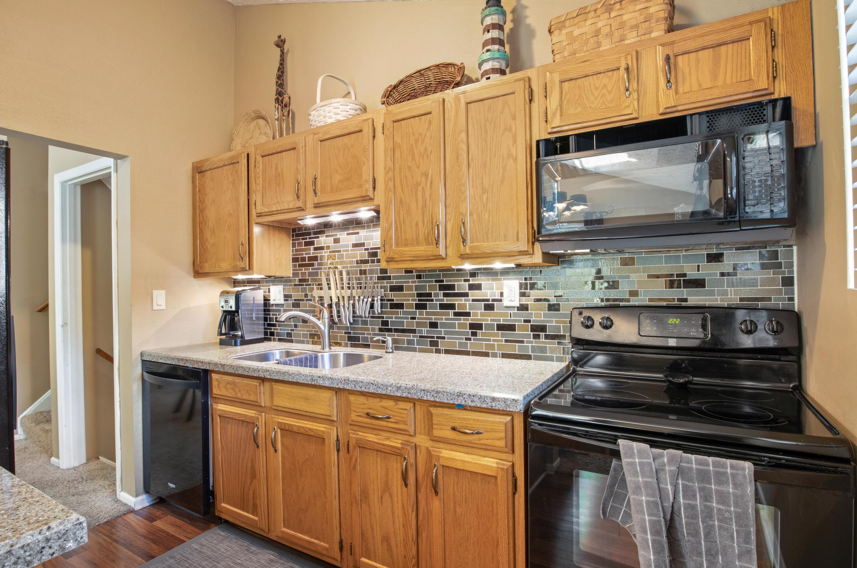 3688 Dinsmore Castle Dr, Columbus OH 43221-4410 exterior